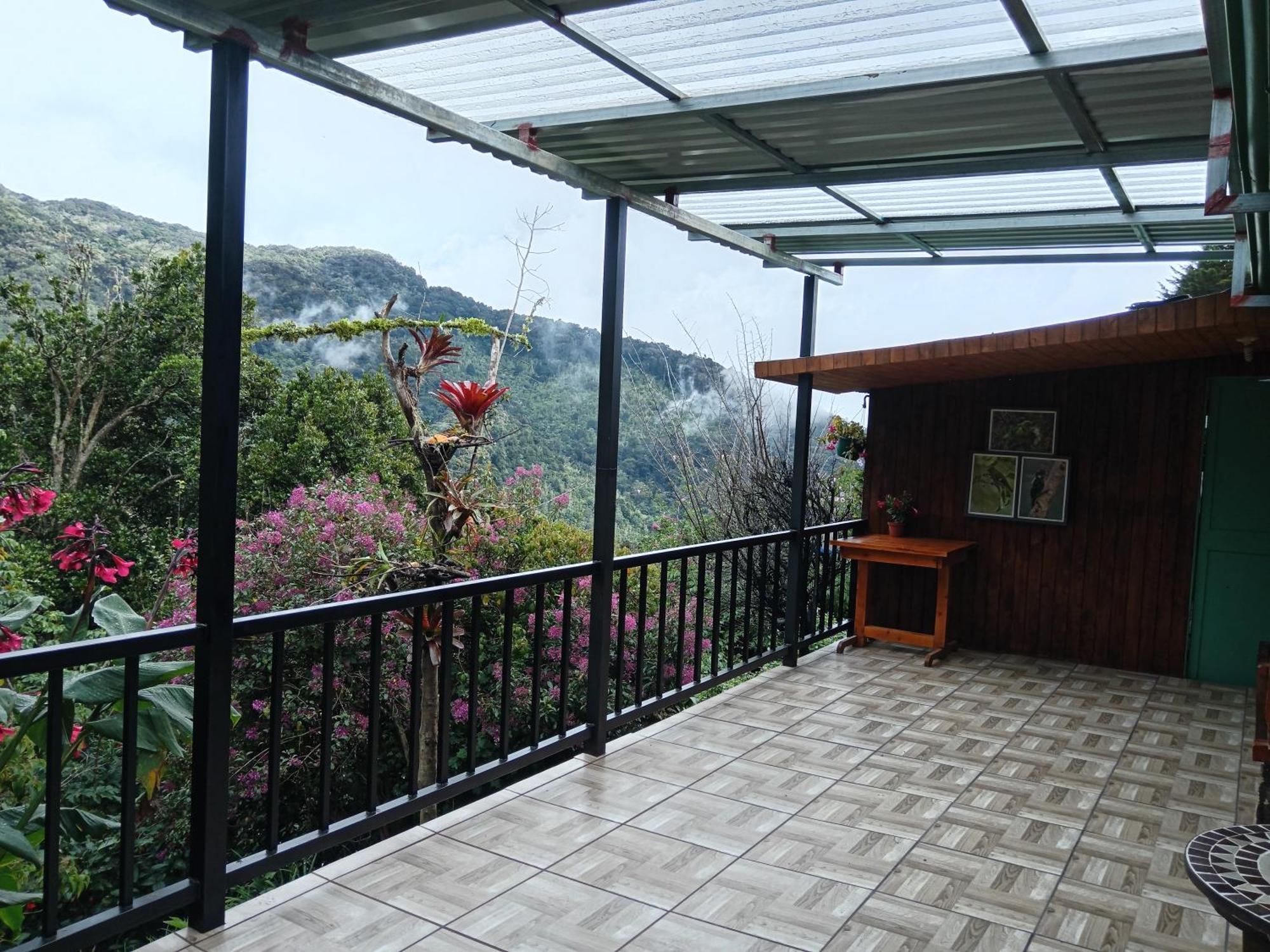 Miriam'S Quetzals Lodge San Gerardo de Dota Exterior photo